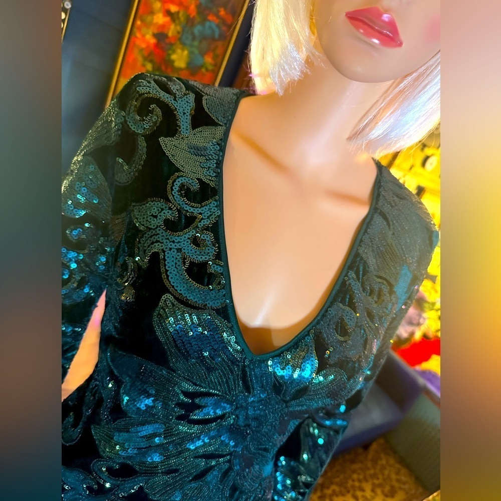 FOREVER 21 Dark Green Velvet Sequin Mini Sz S - Picture 4 of 8